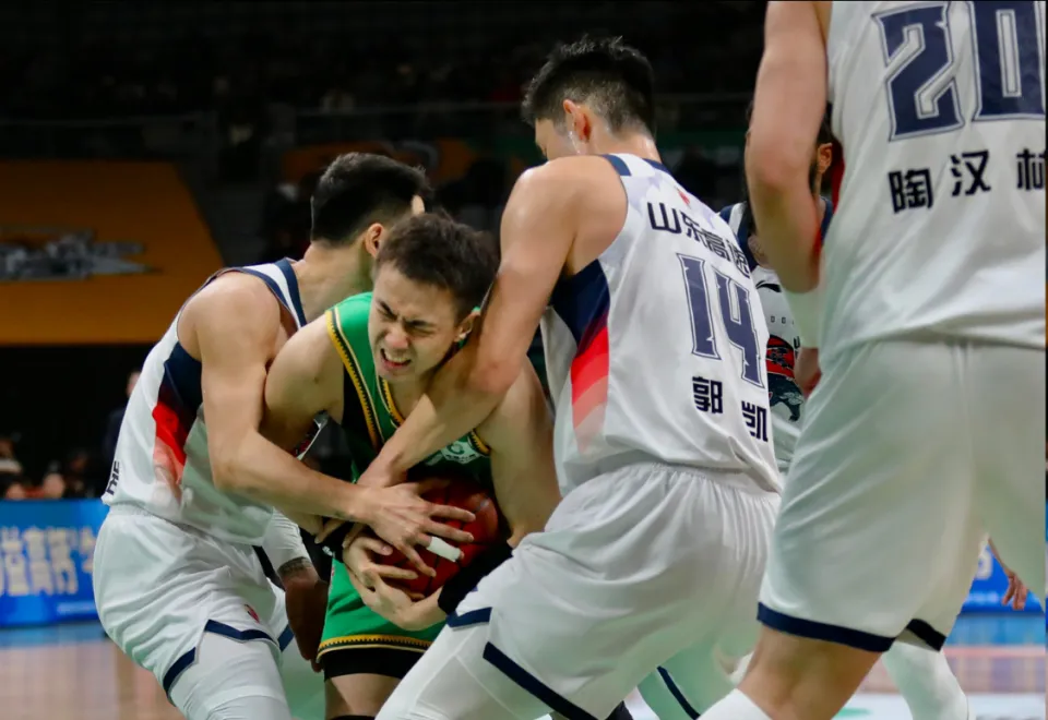 世界杯手机观看平台-又是3连败！8胜10负杨鸣陷入危机，辽蜜暴怒：每年去欧洲考察些啥