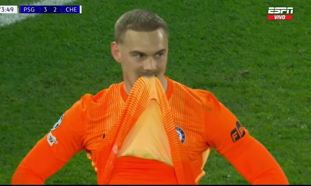 世界杯手机观看平台-“玩火门将”桑切斯对阵巴黎坐替补，但约恩森现2次严重失误